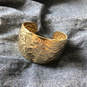 Gold bangle